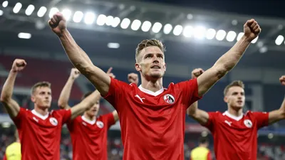 SC Freiburg erreicht mit einem 4:1-Heimsieg gegen Motherwell (7:2 Gesamt) die Gruppenphase der Conference League