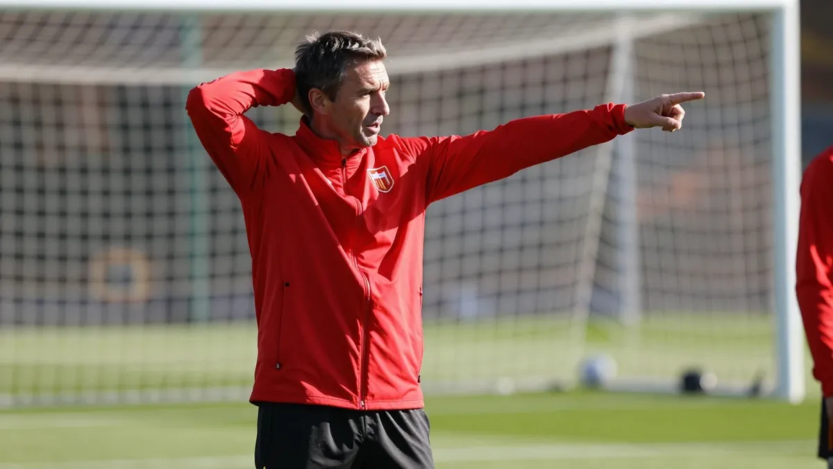 Coach Julian Schuster attributes SC Freiburg's Bundesliga lead to an ongoing squad overhaul, with the team taking a...