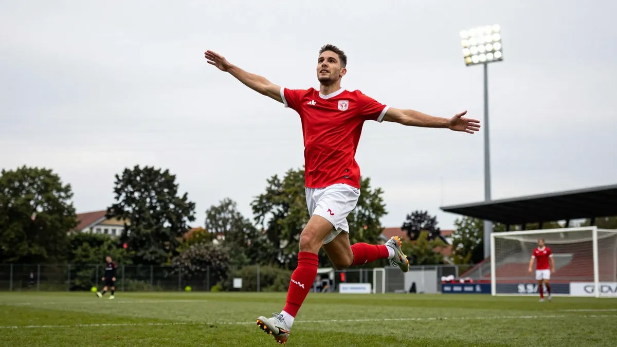 SC Freiburg hat nach sieben Spielen die Saison noch nicht verloren, wobei Derry Scherhant mit einem Tor und einer Vorlage...